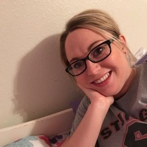 Meet your Posher, Alexis